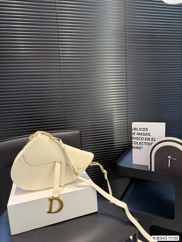 Dior Medium Soft Saddle Bag with Strap - 图片 15