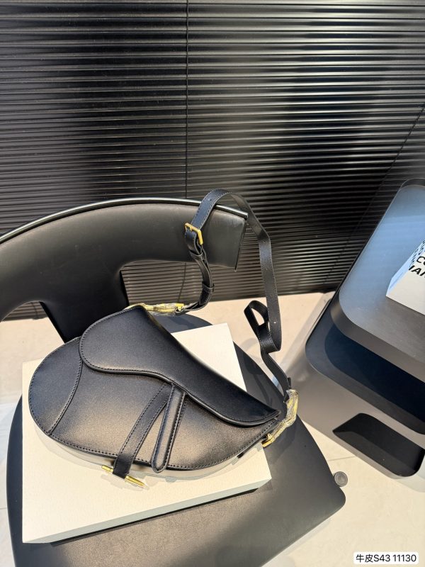 Dior Medium Soft Saddle Bag with Strap - 图片 18