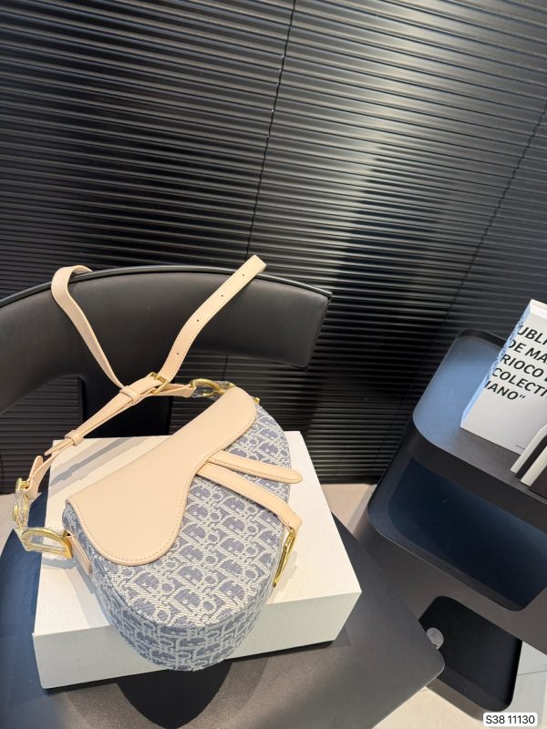 Dior Medium Soft Saddle Bag with Strap - 图片 5