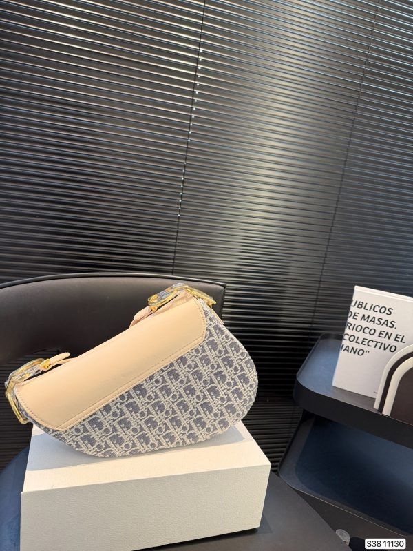 Dior Medium Soft Saddle Bag with Strap - 图片 8