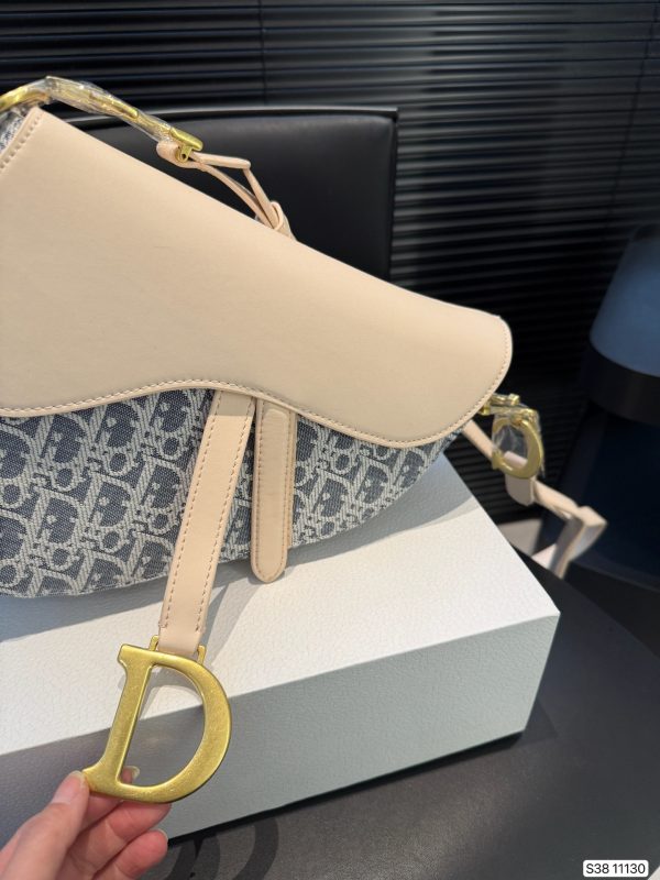 Dior Medium Soft Saddle Bag with Strap - 图片 9