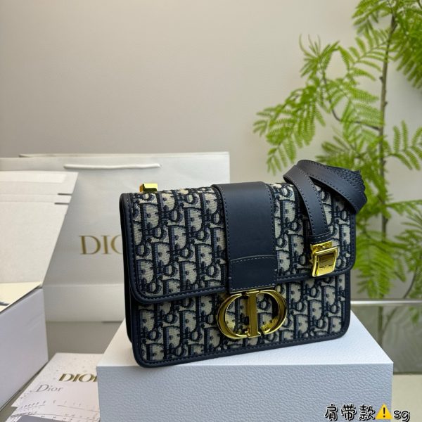 Dior 30 Montaigne Bag