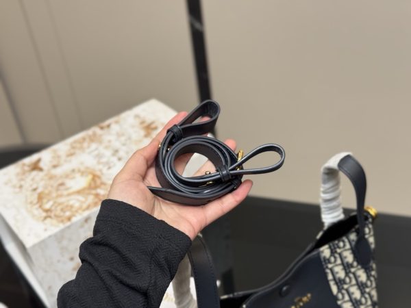 Dior Small Signature Bucket Bag - 图片 12
