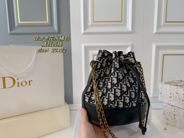 Dior 30 Montaigne Mini Bucket Bag with Drawstring - 图片 3
