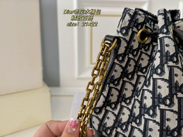 Dior 30 Montaigne Mini Bucket Bag with Drawstring - 图片 4