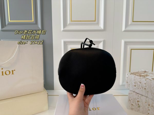 Dior 30 Montaigne Mini Bucket Bag with Drawstring - 图片 7