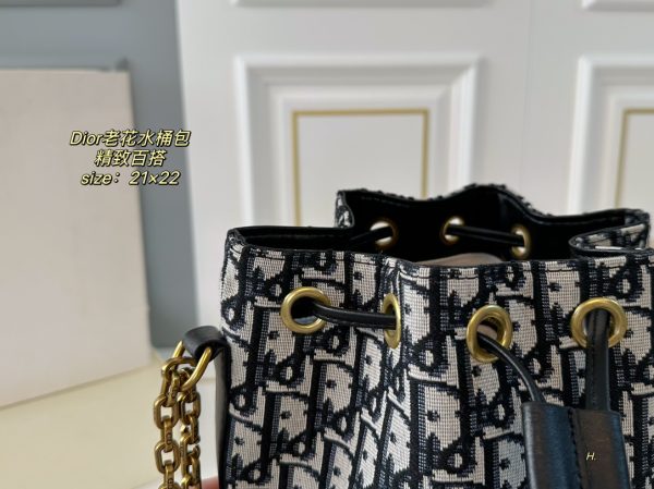 Dior 30 Montaigne Mini Bucket Bag with Drawstring - 图片 8